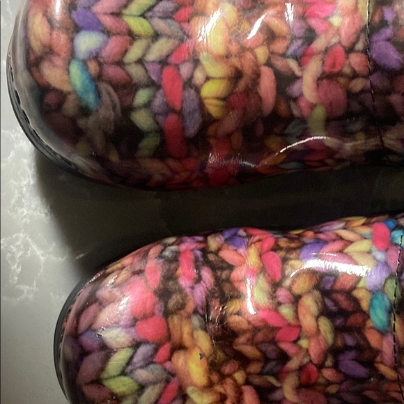 Colorful Knit Pattern Clogs - Picture 5 of 5